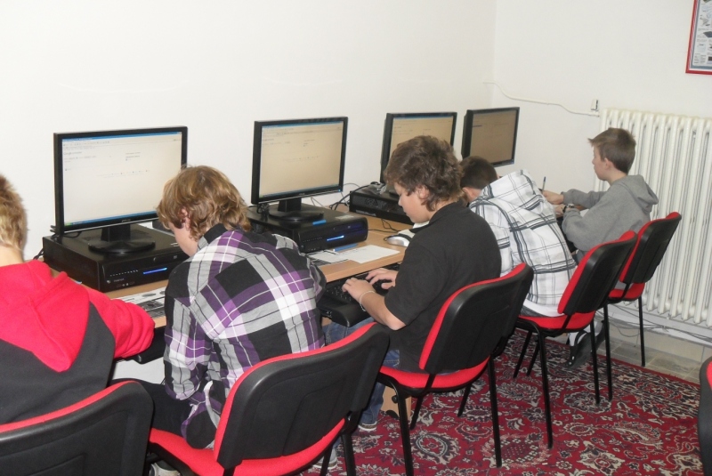 Počítačová učebňa (2).JPG Škola
